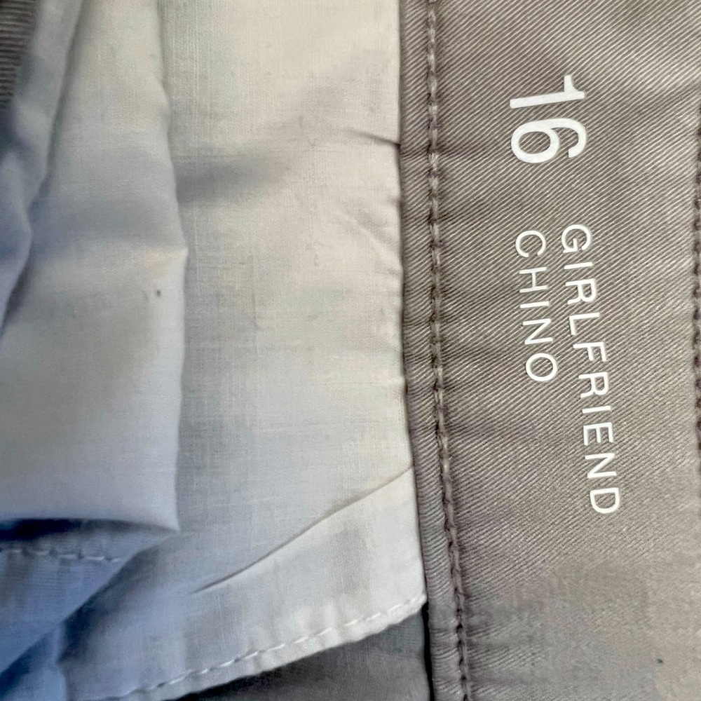 Beige pant for your basic wardrobe.